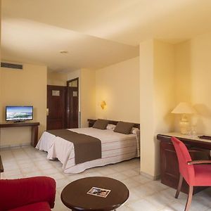 Habitación con Cama King